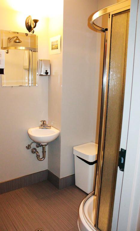 Family Room Private Bathroom